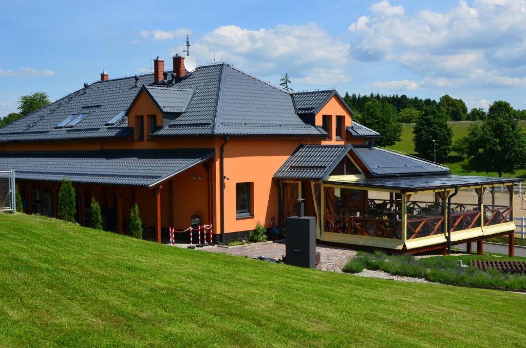 Hotel Horse Riding - Jezdecky Areal Trsice Exterior photo